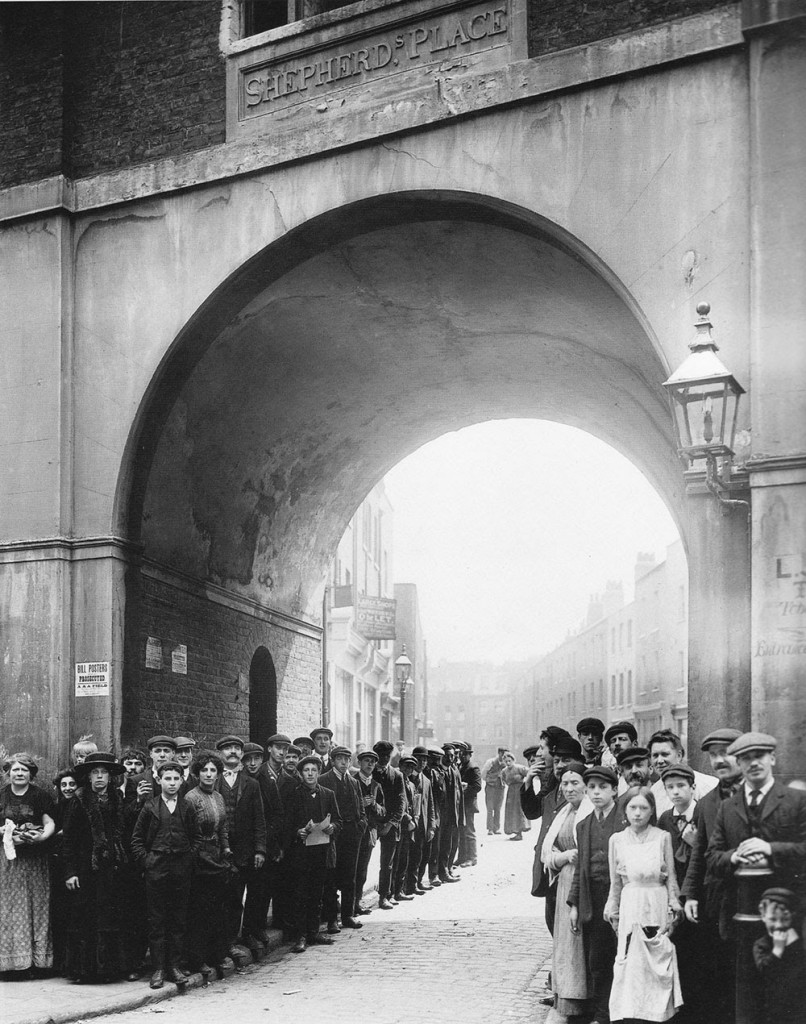 Arch, Shepherd’s Place, off White’s Row, now Tenter Ground, Spitalfields, 1909.