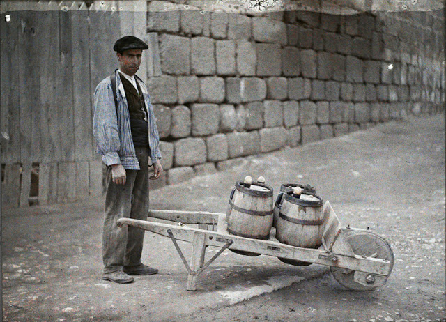 Old Color Photos of Life in Spain in 1917 (2)