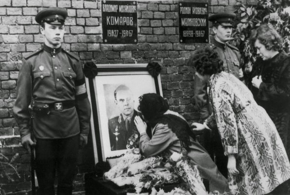 The remains of astronaut Vladimir Komarov, a man who fell from space, 1967 (5)