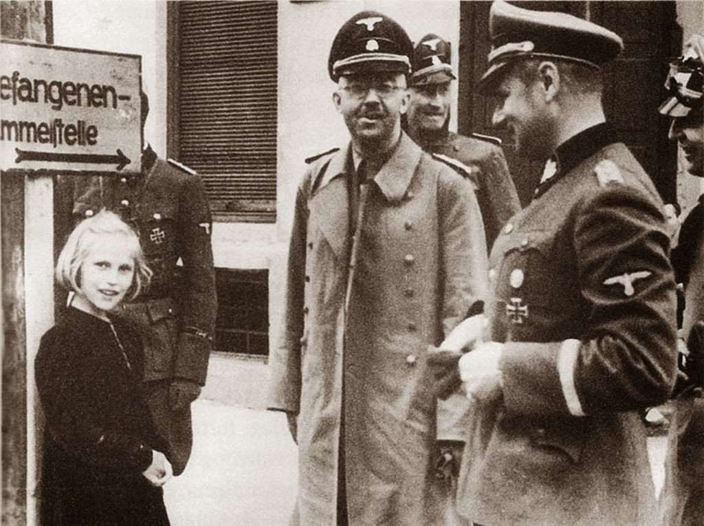 Himmler with his daughter, 1938 2