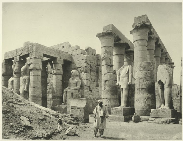 The temple, Ramses statues