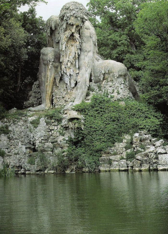 colosso-dell-appennino-sculpture-florence-italy-1__700 (1)