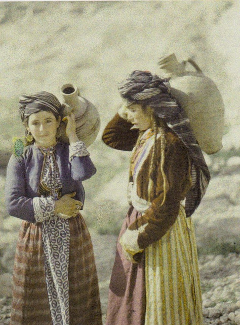 Kurdish women in Iran, photographer Frederic Gadmer, 1920.