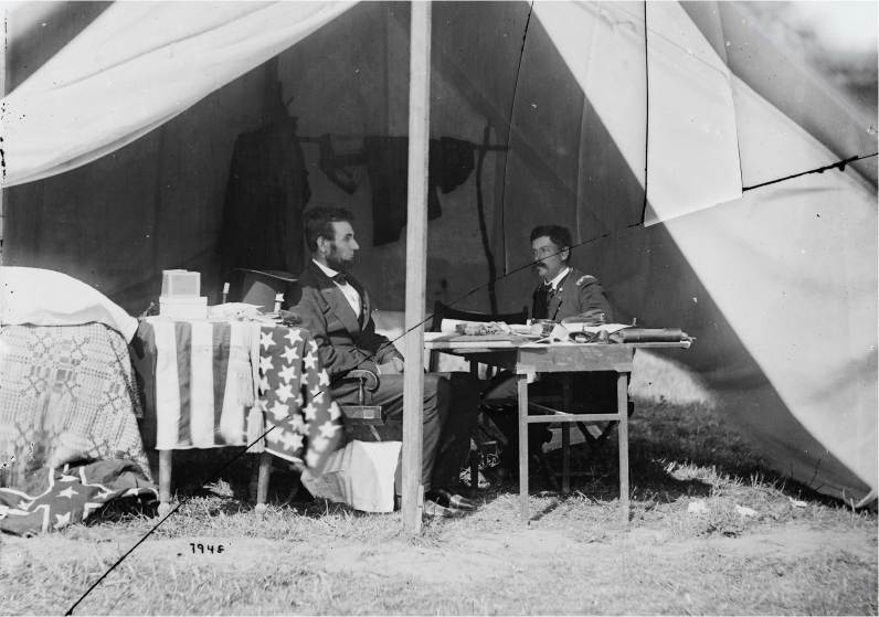 Antietam, Md. President Lincoln and Gen. George B. McClellan in the general's tent, Sept. - Oct. 1862