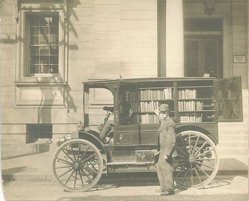 This automobile to deliver books to rural readers, Washington County, Md., 1912
