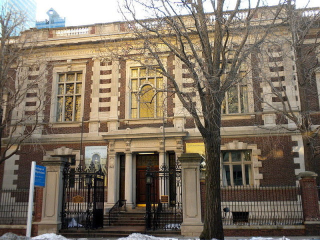 The College of Physicians, the location of the museum. source
