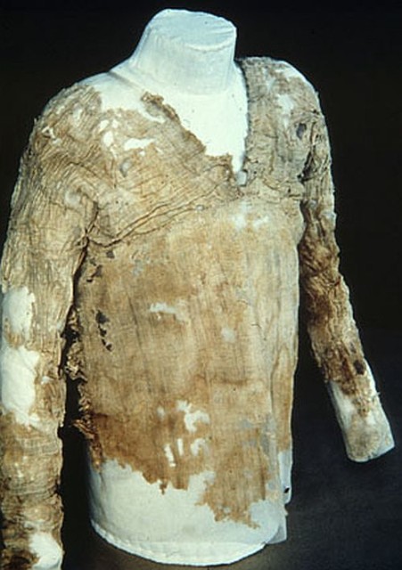 A pleated linen shirt found in First Dynasty Tarkhan cemetery in Egypt is the world's oldest existing woven garment