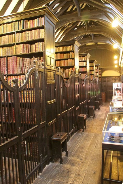 An aisle inside the library.Source