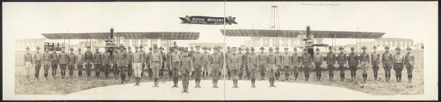 Flying officers, Love Field, Dallas, Tex., 1918.