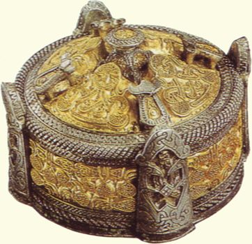Viking Box brooch made of partially gilt bronze, covered with silver and gold decorated with niello, filigree, and granulation. Martens Grotlingbo, Gotland, Sweden, eleventh century. Statens Historiska Museum, Stockholm. source