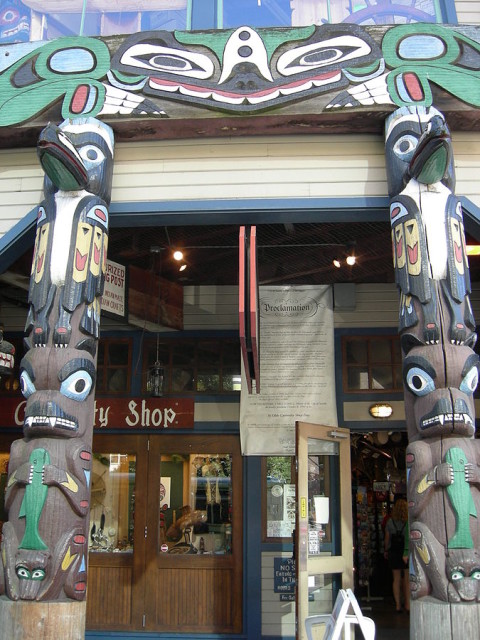 Entrance to the current (Pier 54) shop, flanked by totem poles. source
