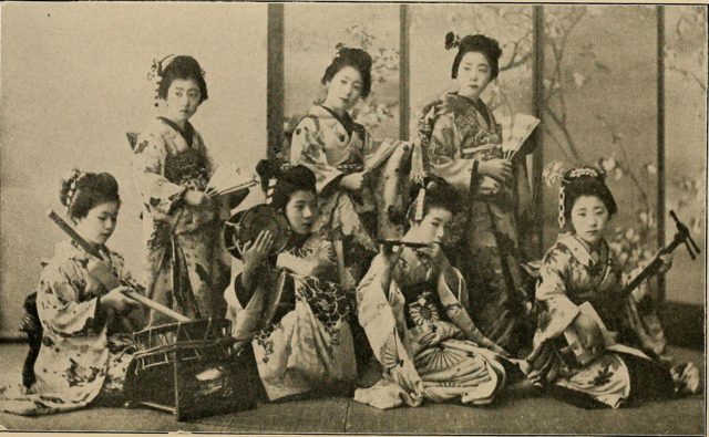 Japanese Geisha Girls.Source