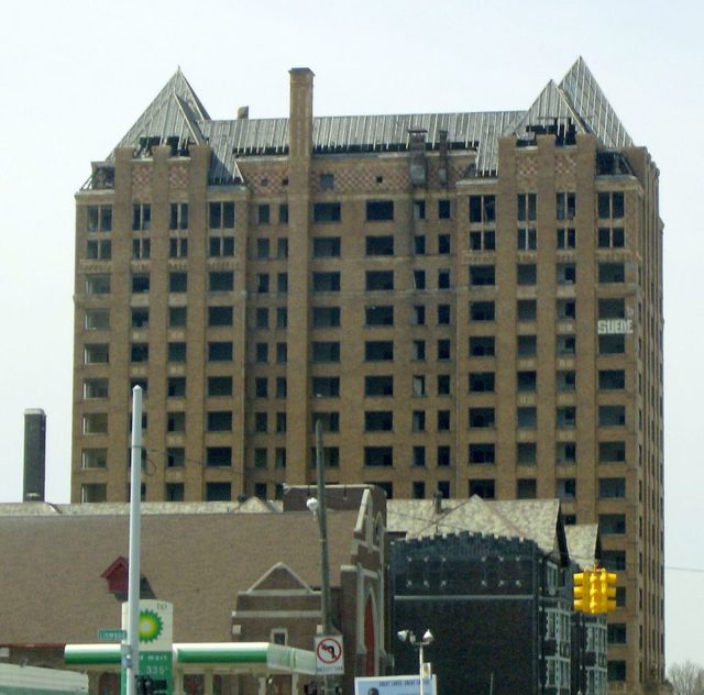 The Lee Plaza is perched on the northwest corner over downtown Detroit, next to New Center.