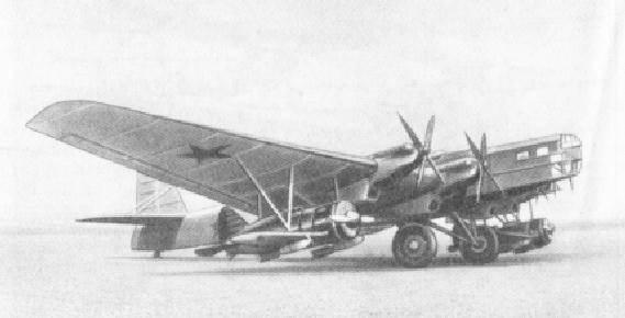 Zveno-SPB: TB-3-4M-34FRN with two Polikarpov I-16s armed with FAB-250 bombs. source