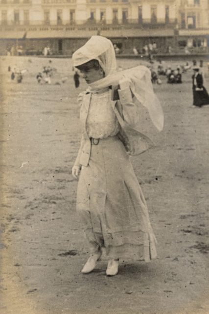 A woman on the beach at Ostende.