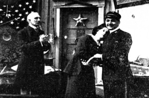 Dorothy Gibson in Saved from the Titanic (1912). Alec B. Francis plays the Father (left), Dorothy plays herself (centre) and John G. Adolfi plays Ensign Jack (right)