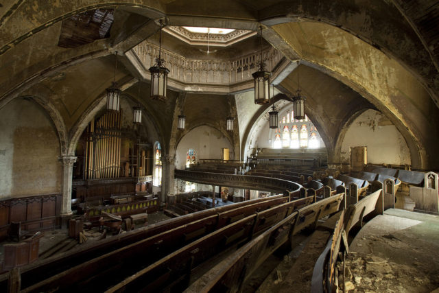 The main sanctuary of the Woodward Avenue Presbyterian Church, view from balcony. source