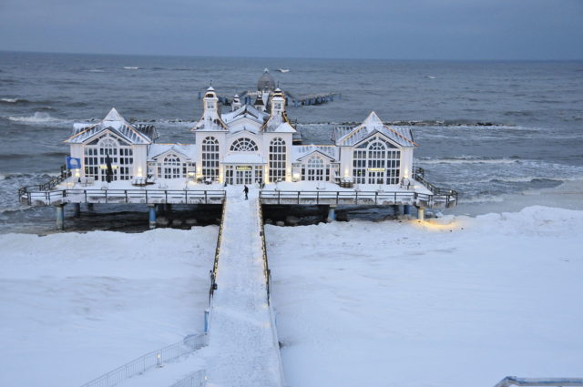Sellin Pier during the winter Source