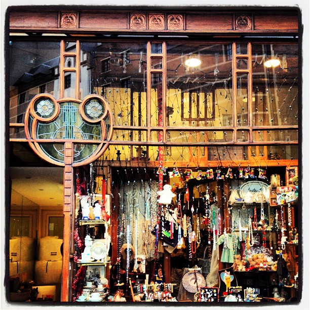 Art Nouveau shopfront Source Ganymedes Costagravas/Flickr