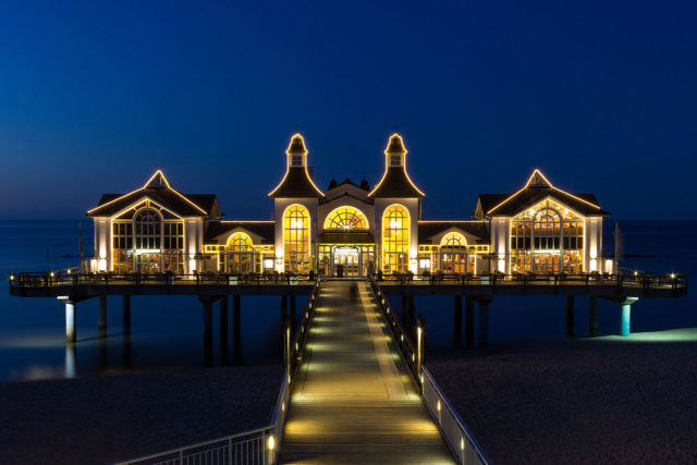 The iluminated resturant at Sellin Pier Source