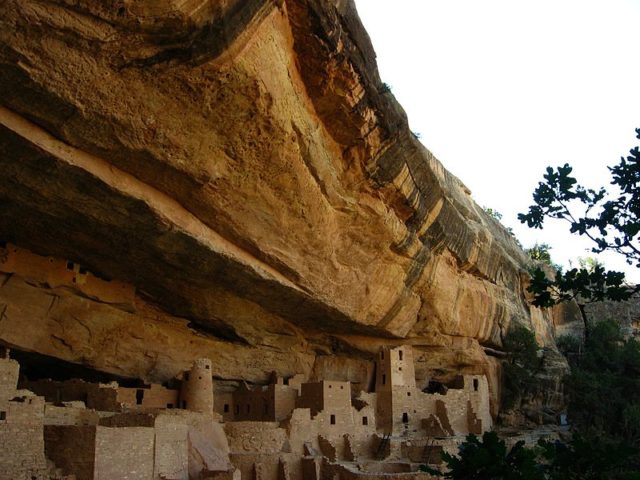 The pueblans didn't have wheels or horses so they carried supplies by hand to build the structures. Source