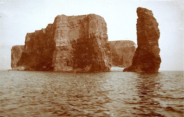 Heligoland pictured in 1929-30. Source: CC BY-SA 2.0 de, https://commons.wikimedia.org/w/index.php?curid=1700302