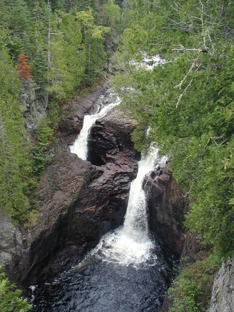 The Devil's Kettle at Judge C. R. Magney State Park in Minnesota By Chris857 - Own work, CC BY-SA 3.0, https://commons.wikimedia.org/w/index.php?curid=18909222