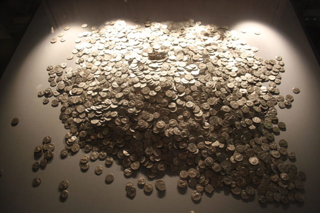 The Shapwick Hoard on display at the Museum of Somerset By Rodw - Own work, CC BY-SA 3.0, https://commons.wikimedia.org/w/index.php?curid=33934819 