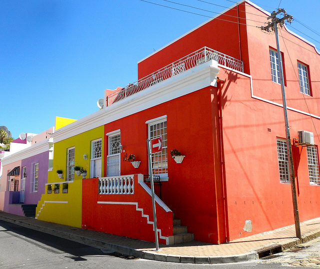 The architectural style is a synthesis of Cape Dutch and Edwardian. Source