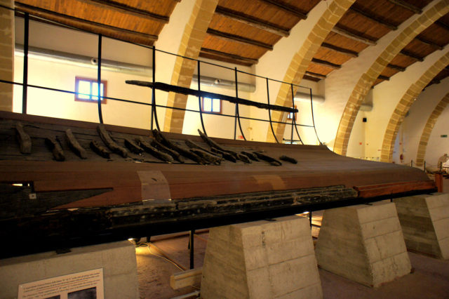 The museum exhibits the wreck of a Punic vessel and illustrates the history of Lilibeo and its territory, from prehistory up to the Middle Age.