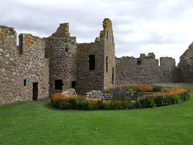 Through the 16th century, Dunnottar was controlled by the Clan Keith. Source