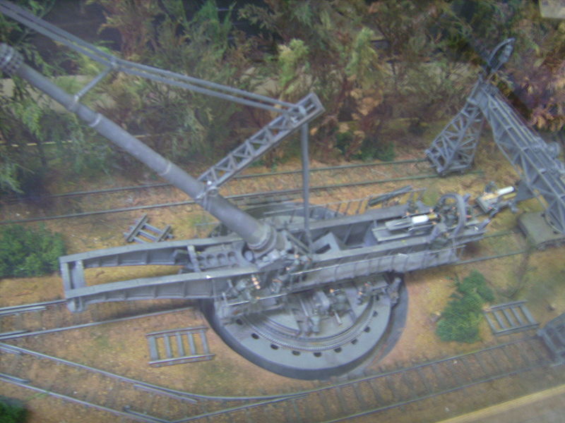Model of a Paris Gun on its fixed mounting
