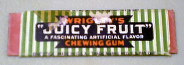 A Juicy Fruit wrapper from 1946, described on the package as a "fascinating artificial flavor". Wikipedia/Public Domain