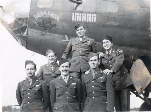 Capt Sumner Reeder’s Crew Enlisted men in front of Squawkin Hawk. L-R front Brewster, Ping, Lovin, Back Row L-R Dolsen, Pope, Furlong.