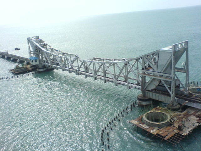 Rail bridge from the Indian mainland to Pamban Island 