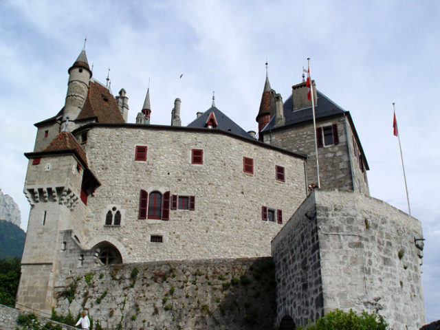 During the Renaissance, the austere fortified castle was gradually transformed into a residence, and rooms were built to replace the former sentry walks. Photo Credit