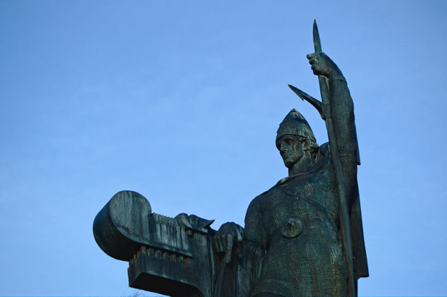 Statue of Ingólfr Arnarson by Einarr Jonsson Rivedal, Sogn og Fjordane, Norway