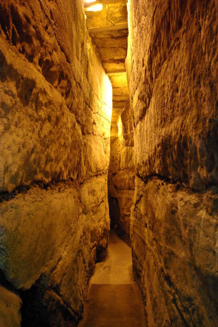 Narrow passage in Western Wall tunnel 