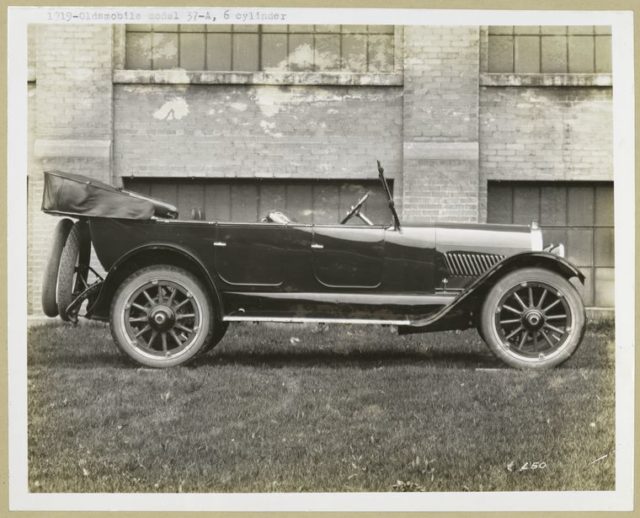 1919 – Oldsmobile – Model 37-A, 6 cylinder.