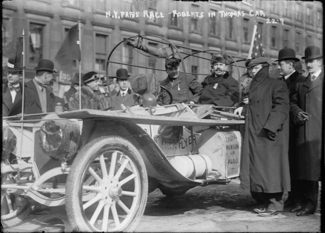 1200px-1908_new_york_to_paris_race_roberts