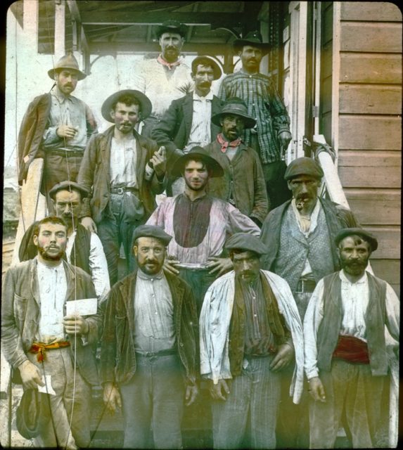 Spanish laborers working on the Panama Canal in early 1900s Photo Credit