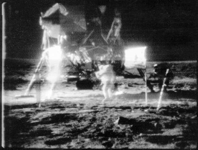Photo of the high-quality SSTV image before the scan conversion