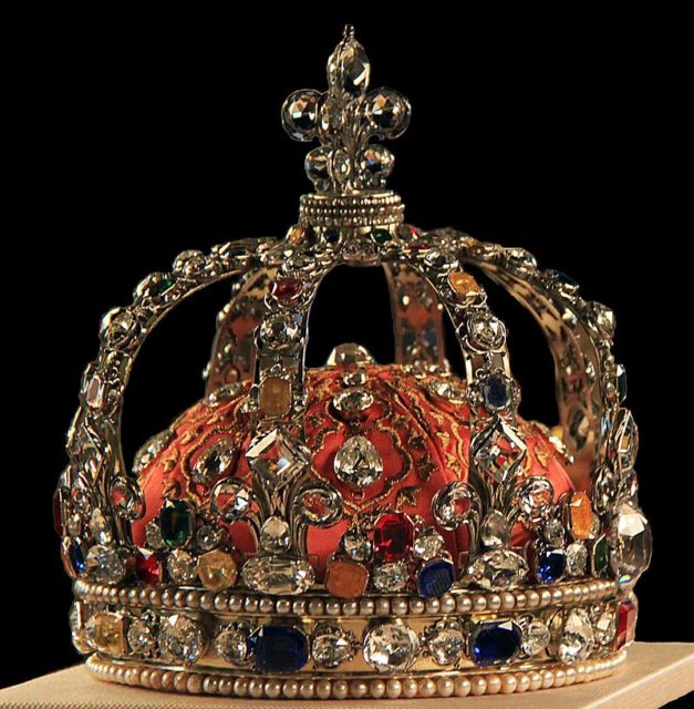 The crown was created for King Louis XV in 1722 Photo Credit