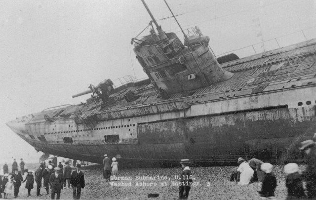 SM U-118 washed ashore at Hastings, Sussex
