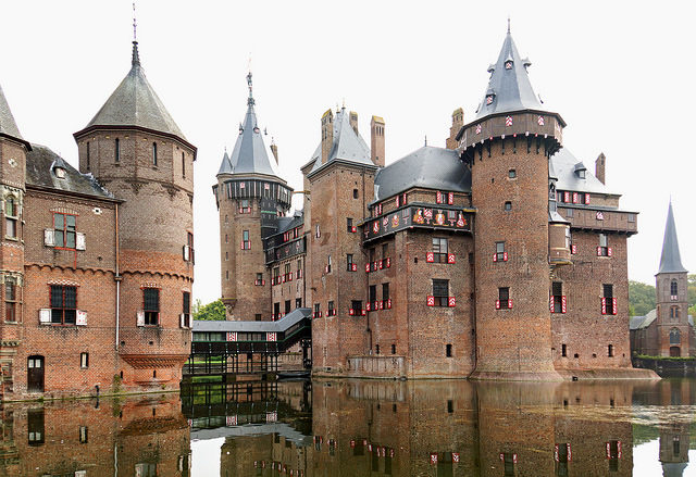 It is the biggest castle in Netherlands   Photo Credit