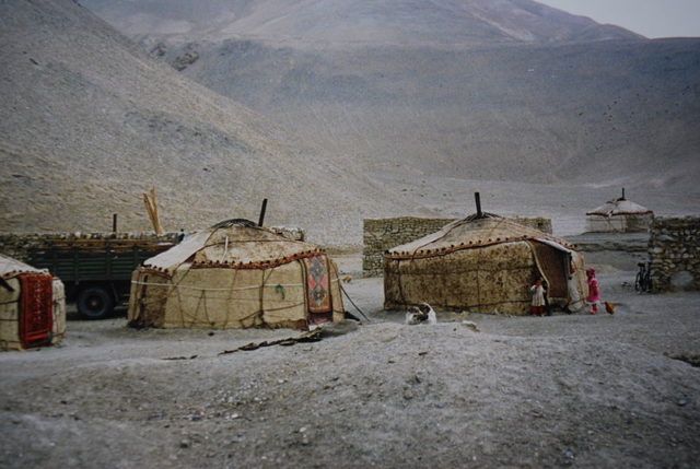 Modern Kyrgyz yurts Author: katorisi CC BY-SA3.0