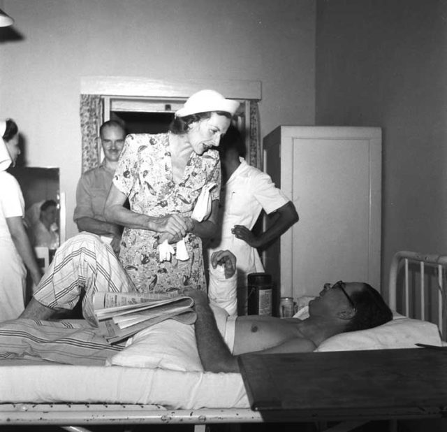 Lady Mountbatten at the Police Hospital, Delhi, which she visited on June 10, 1947.
