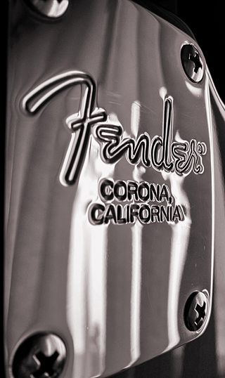 Fender plate (Fender Jazz Bass) Photo Credit