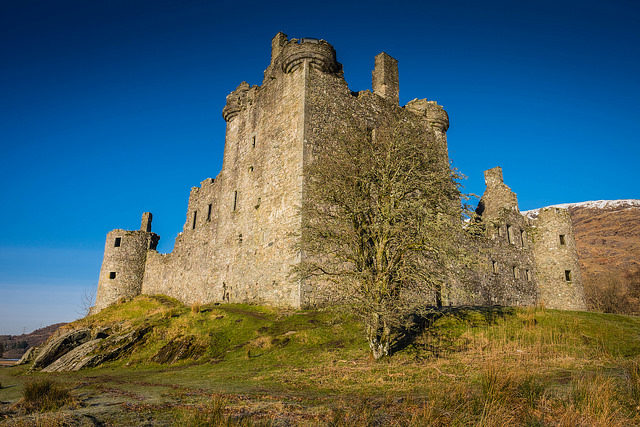 A five-story tower added to the original structure of the castle dating from the 15th century.  Author: Kilchurn Castle   CC BY 2.0