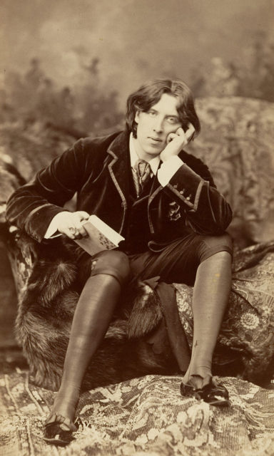 Photograph of Oscar Wilde taken in 1882 by Napoleon Sarony